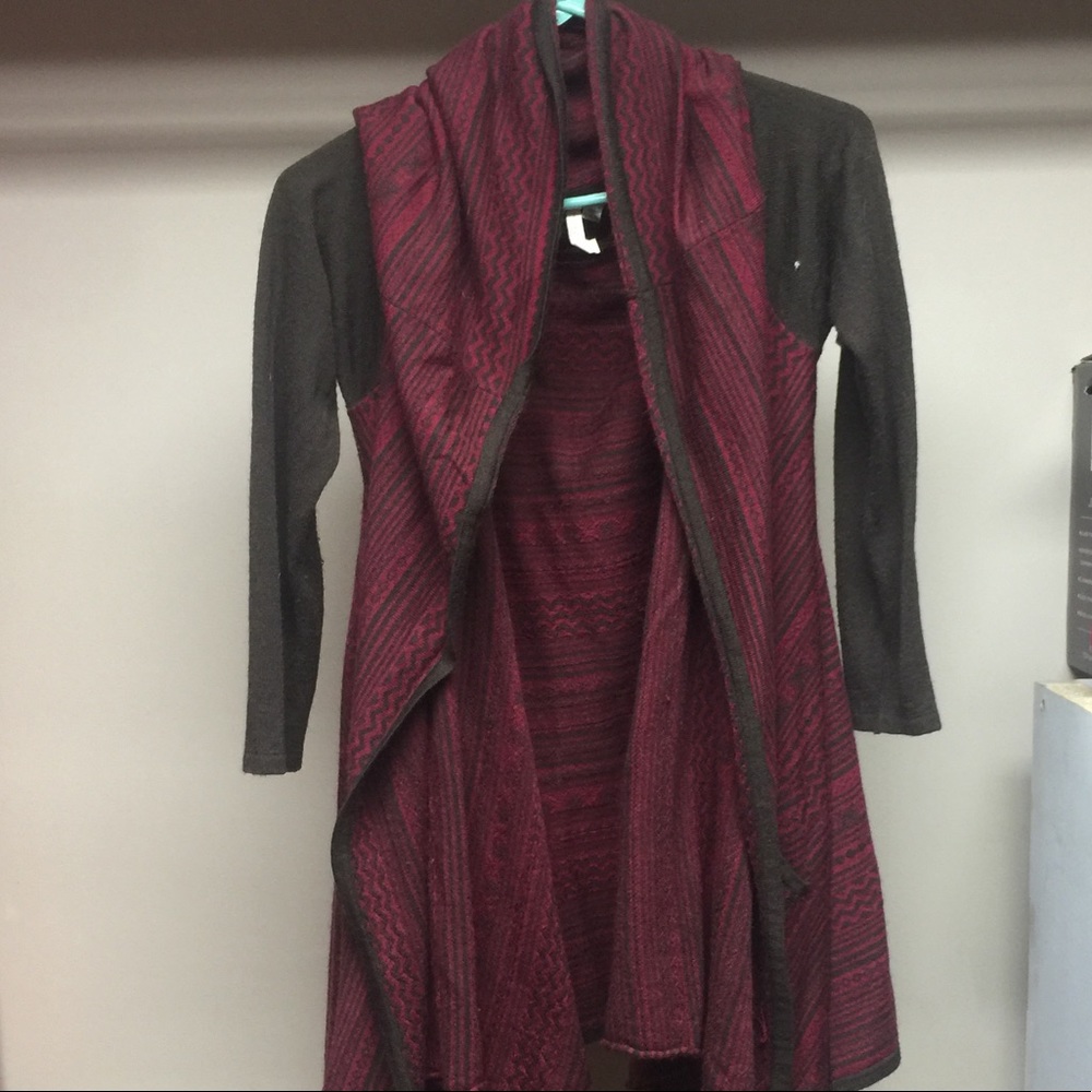 ✨LEVIS✨ Long Sleeve Ruffle Comfy Cardigan